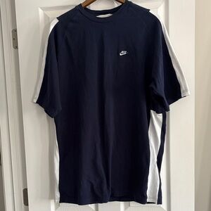 Nike Men's Navy and White Short Sleeve Tee